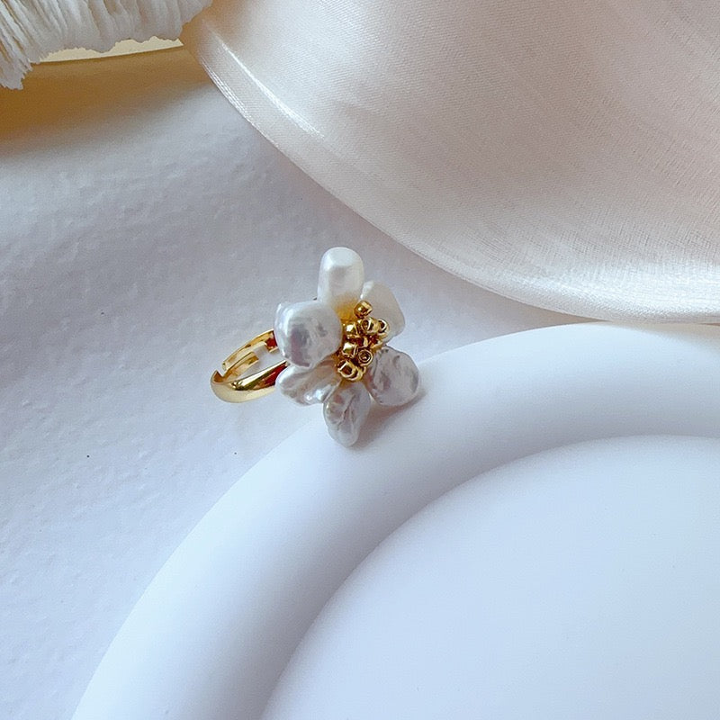 306-Creamy Sweet Natural Baroque Pearl Ring