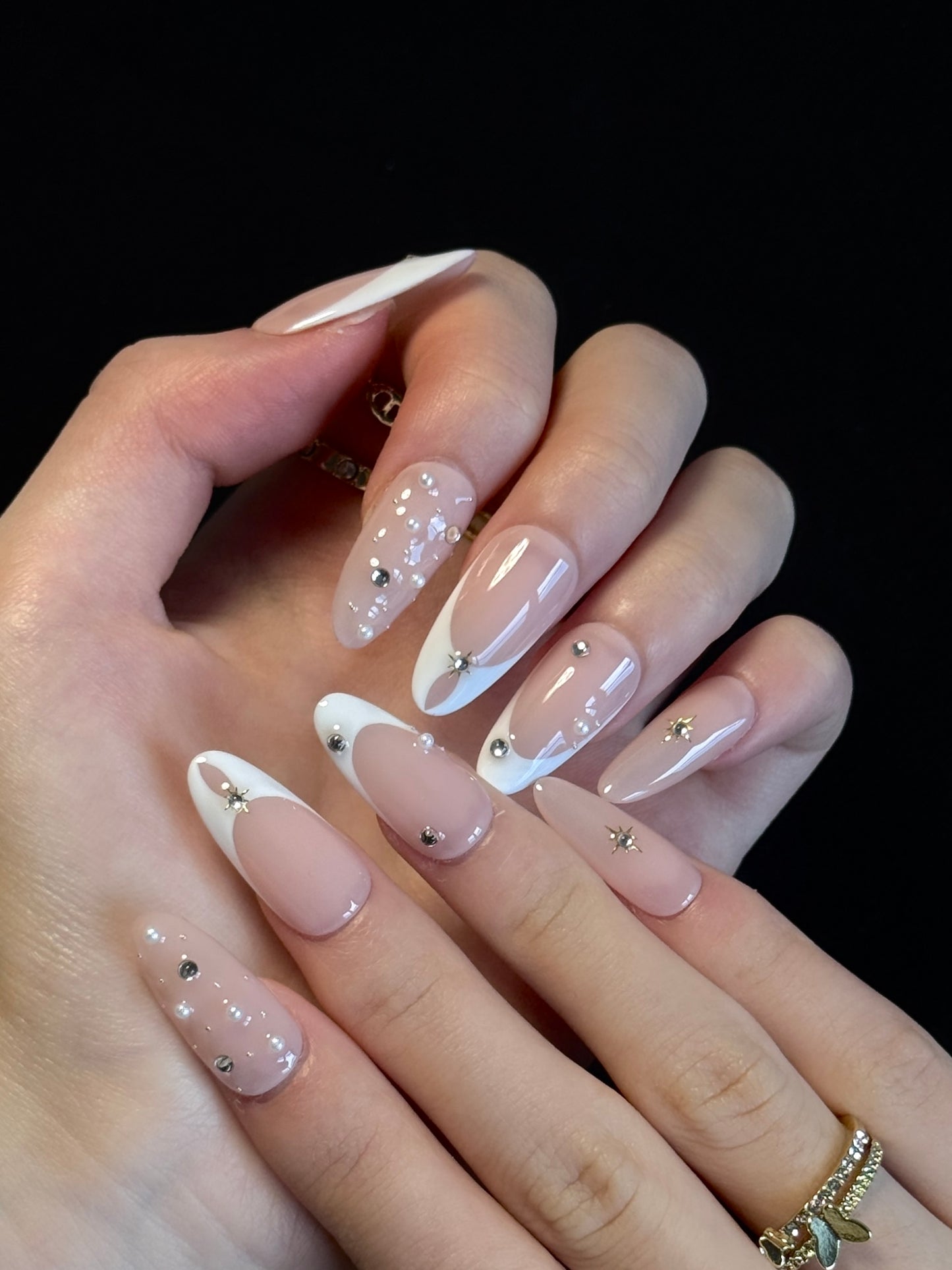 Lulou Luxe French Almond Press on Nails Platinum Gold 10PCS REUSABLE Handmade Acrylic Fake Nails Glamorous Trend 2025