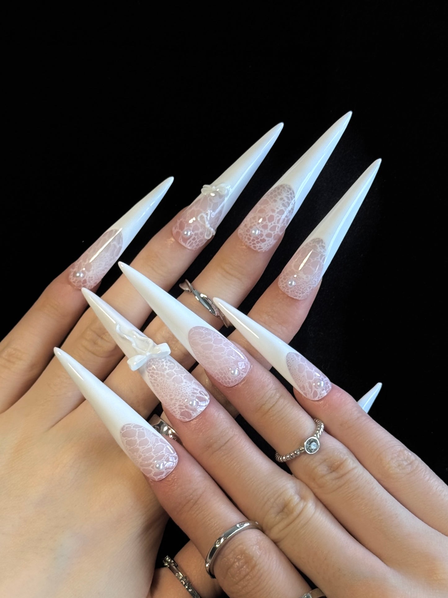 Lulou Balletcore Lace Long Stiletto Fake Nails White 10PCS REUSABLE Handmade Acrylic Press On Nails Elegant 3D Design Trend 2025