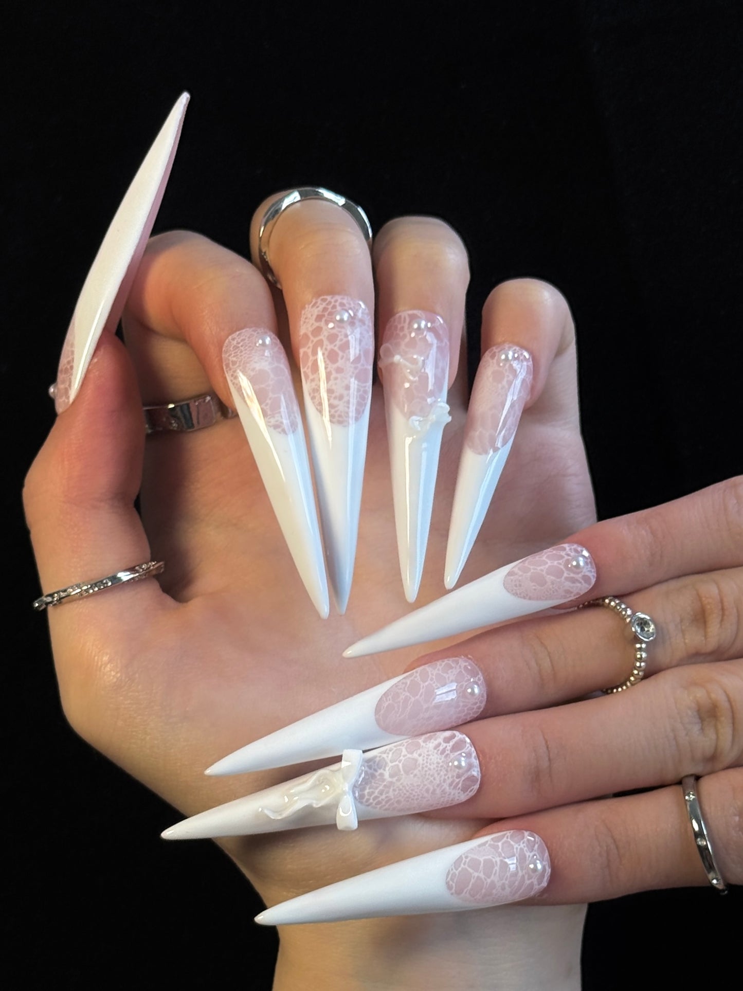 Lulou Balletcore Lace Long Stiletto Fake Nails White 10PCS REUSABLE Handmade Acrylic Press On Nails Elegant 3D Design Trend 2025