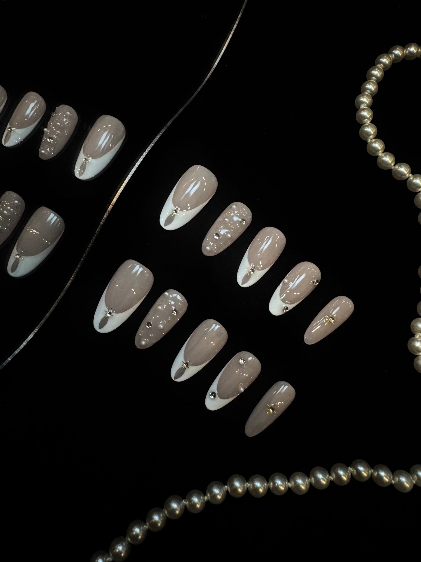 Lulou Luxe French Almond Press on Nails Platinum Gold 10PCS REUSABLE Handmade Acrylic Fake Nails Glamorous Trend 2025
