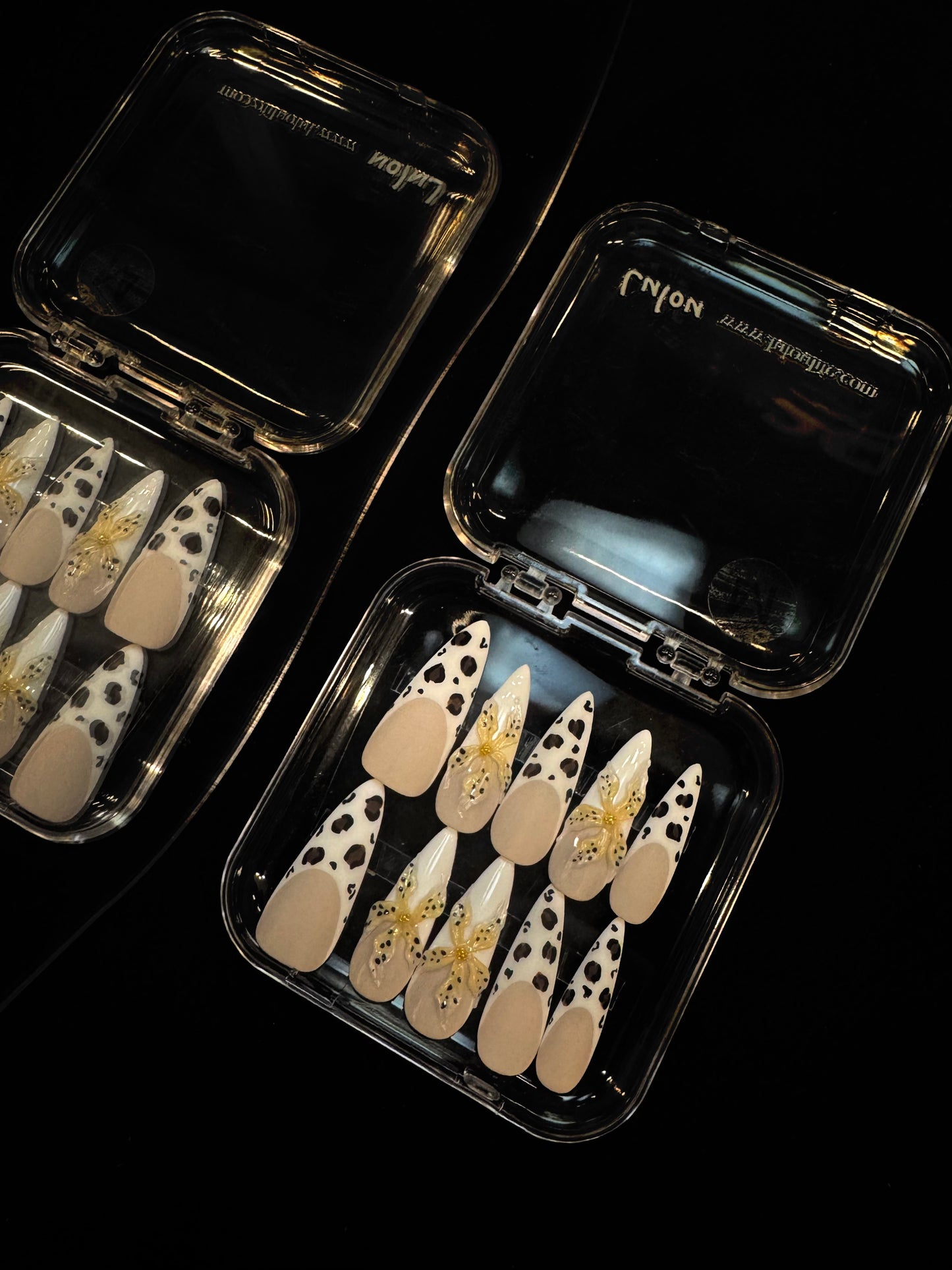 Lulou Daisy Tip Fall French Long Almond Press on Nails White Brown Nude 10PCS REUSABLE Handmade Acrylic Fake Nails Elegant Trend 2025