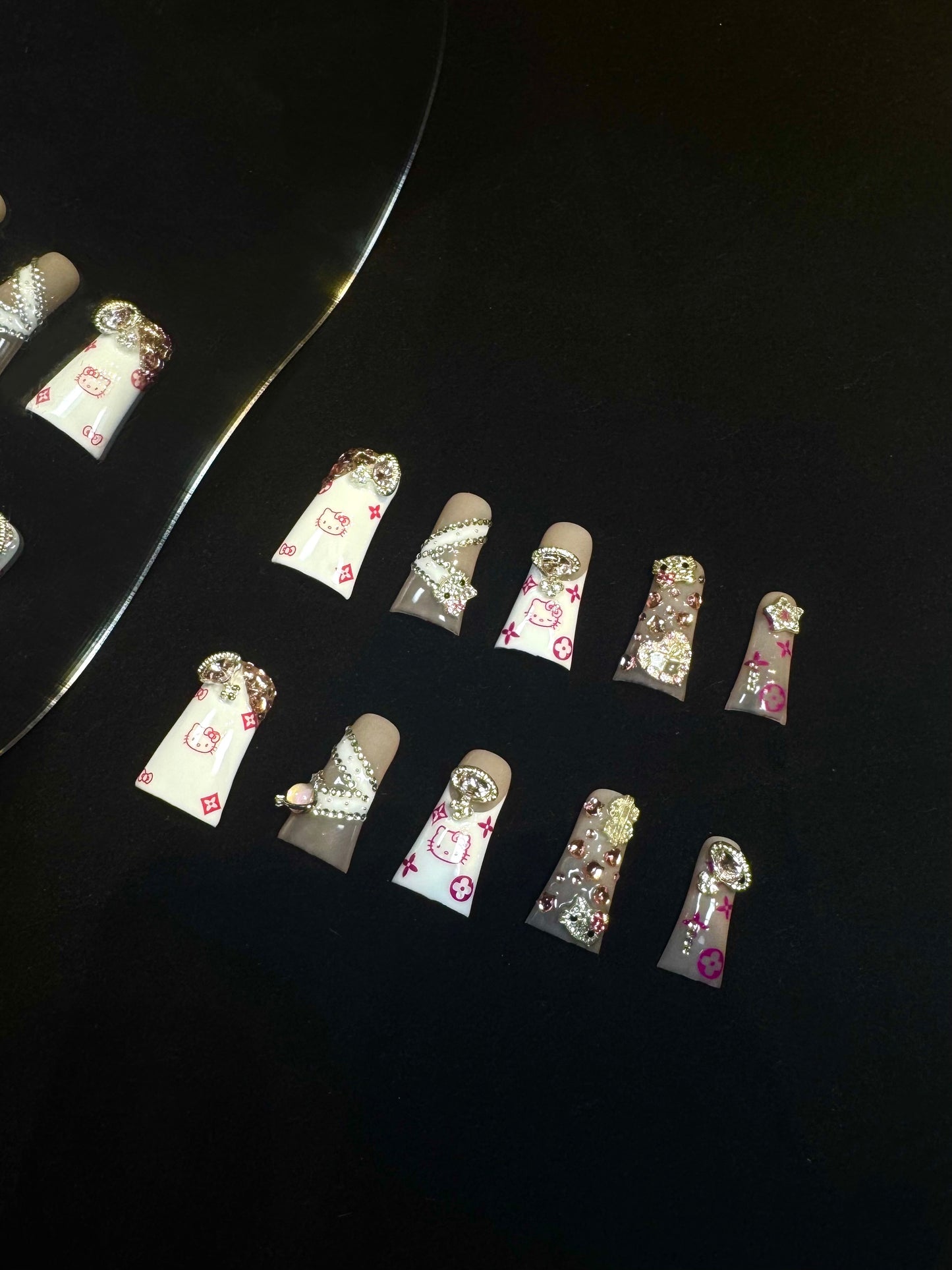 Lulou Love Spark Long Duck Press on Nails Pink Hello Kitty Rhinestone Glam 10PCS REUSABLE Handmade Acrylic Fake Nails Dazzling Trend 2025