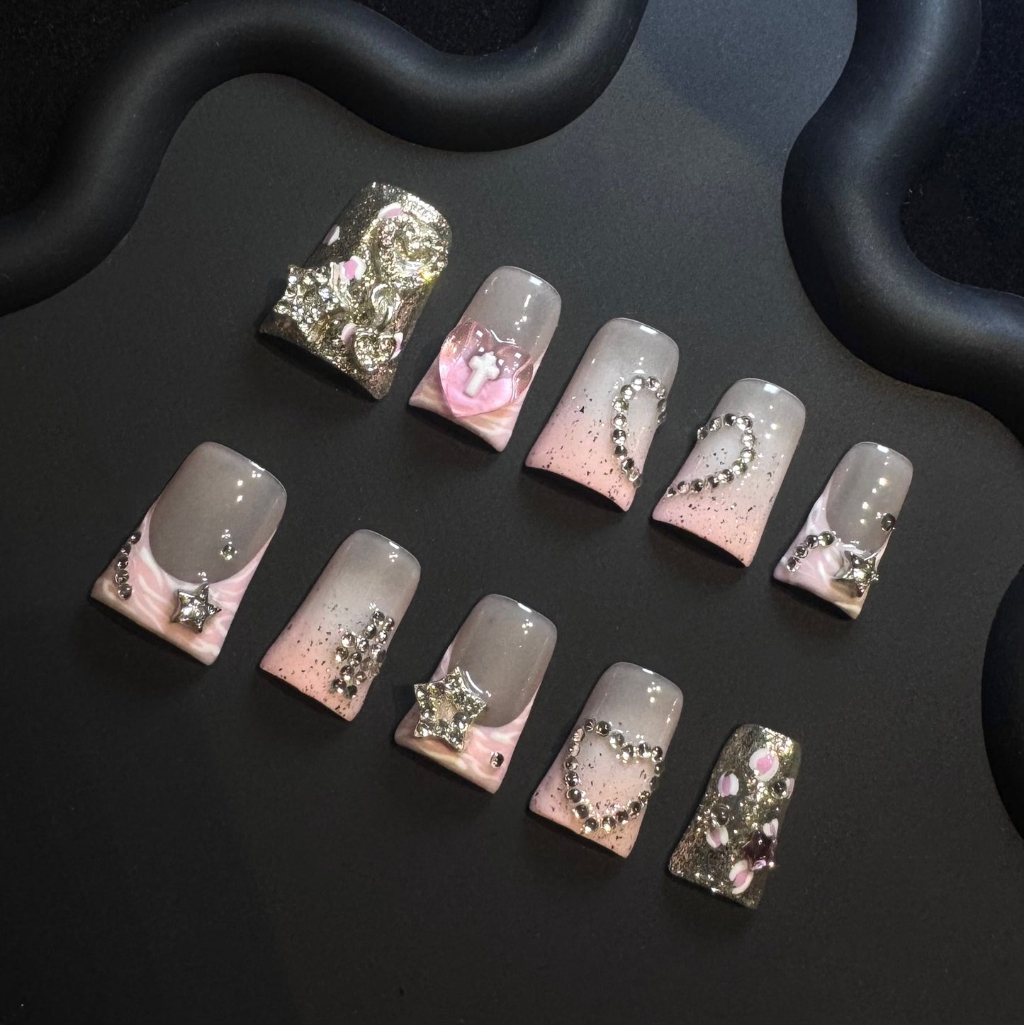 Lulou Crystal Kiss Short Duck Press on Nails Blush Hearts Diamond 10PCS REUSABLE Handmade Acrylic Fake Nails Sweet Sparkle Trend 2025