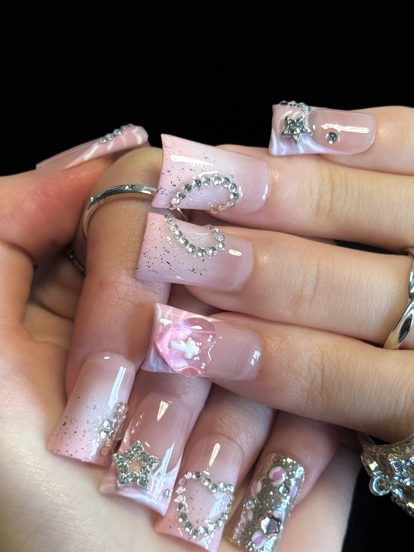 Lulou Crystal Kiss Short Duck Press on Nails Blush Hearts Diamond 10PCS REUSABLE Handmade Acrylic Fake Nails Sweet Sparkle Trend 2025
