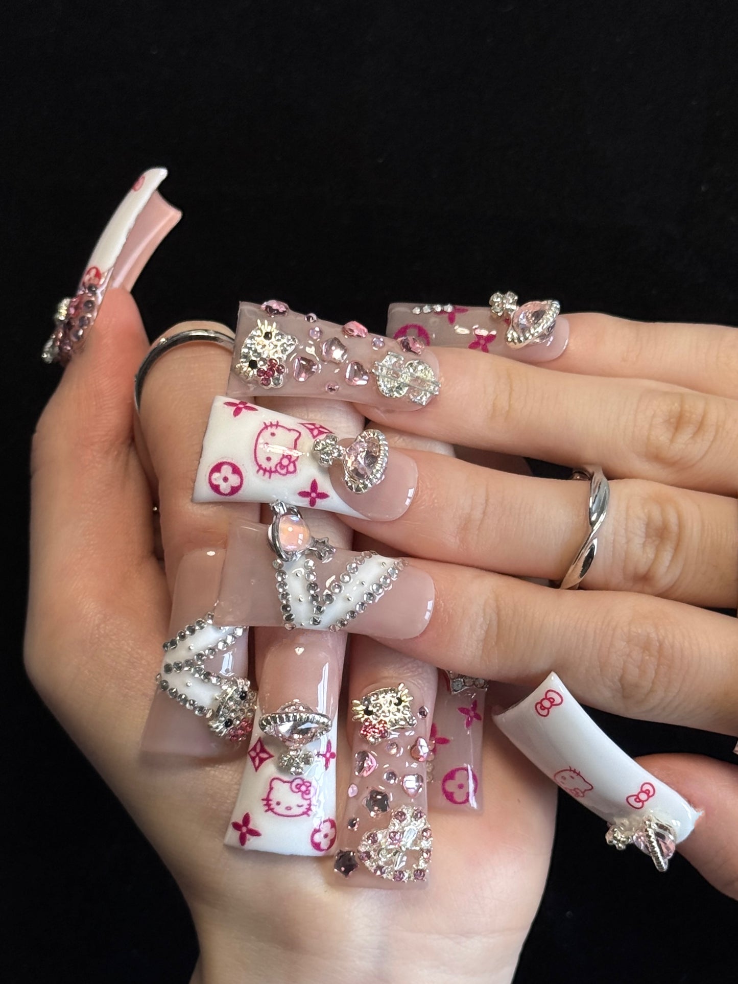 Lulou Love Spark Long Duck Press on Nails Pink Hello Kitty Rhinestone Glam 10PCS REUSABLE Handmade Acrylic Fake Nails Dazzling Trend 2025