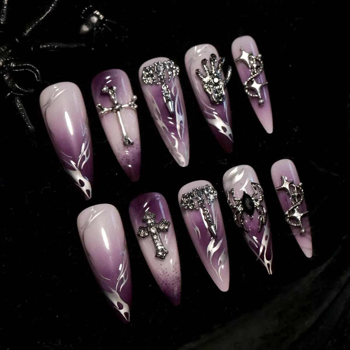 Lulou Witching Hour Glaws Long Pointed Press on Nails Dark Red Black Glow 24PCS REUSABLE Acrylic Fake Nails Silver Black 3D Halloween Charms Halloween Trend 2025