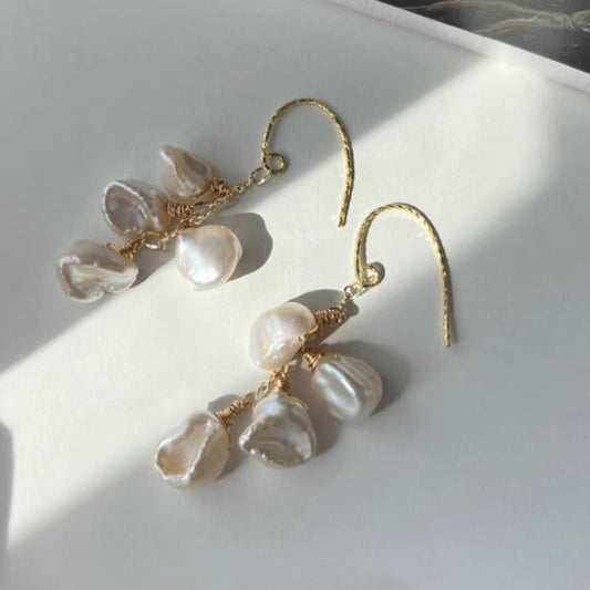 Lulou Keshi Pearl Cluster Hoop Earrings