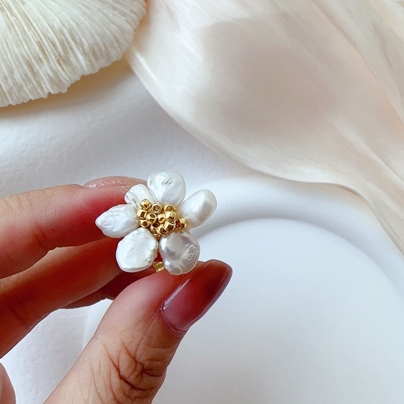 306-Creamy Sweet Natural Baroque Pearl Ring