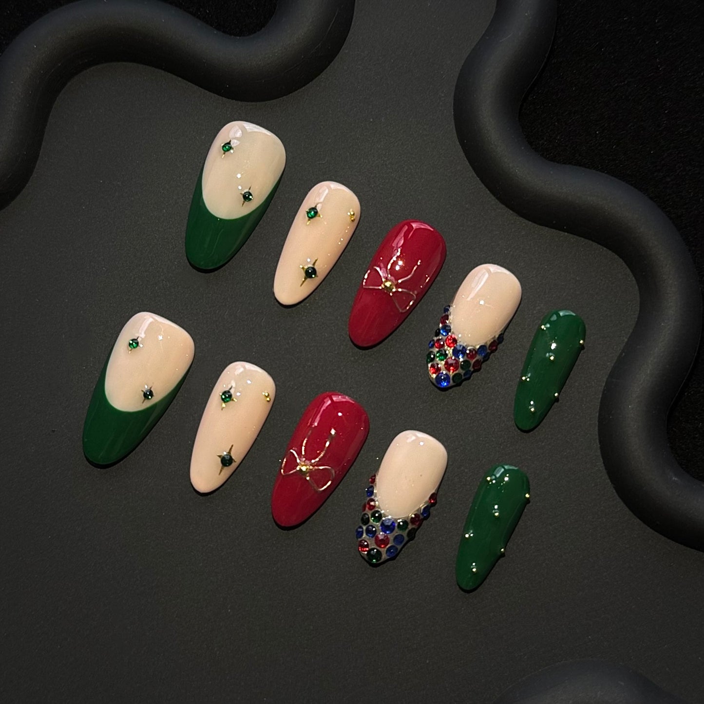 Lulou Berry Noel Long Oval Press On Nails Red Green Contrast Color Diamond Bow Embellishment Handmade Acrylic 10PCS Christmas Winter Holiday Trend 2025