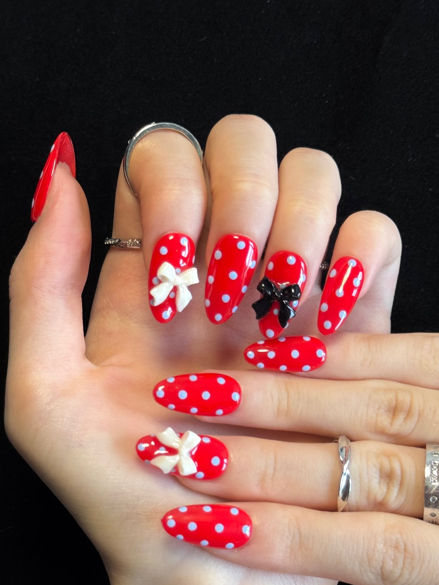 Lulou Minnie Charm Long Oval Press On Nails Red White Polka Dot Black White Bow Decoration Handmade Acrylic 10PCS Christmas Winter Holiday Trend 2025
