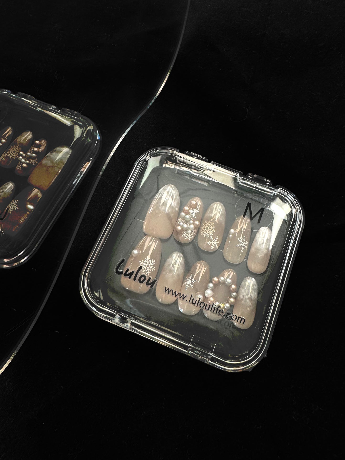 Lulou Pearl ice Princess Long Oval Press On Nails Snowflake Pearl Embellishment Handmade Acrylic 10PCS Christmas Winter Holiday Trend 2025