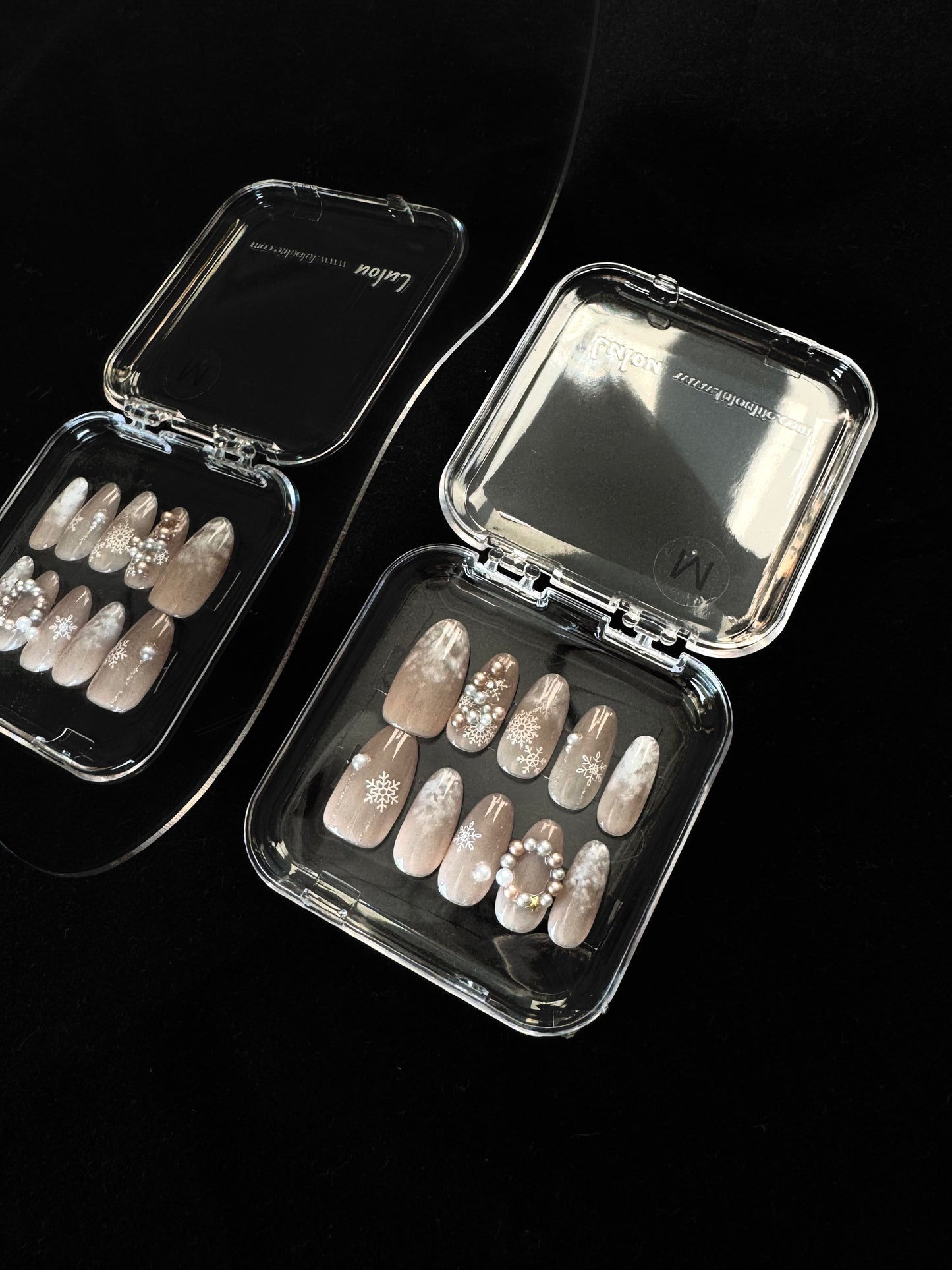 Lulou Pearl ice Princess Long Oval Press On Nails Snowflake Pearl Embellishment Handmade Acrylic 10PCS Christmas Winter Holiday Trend 2025