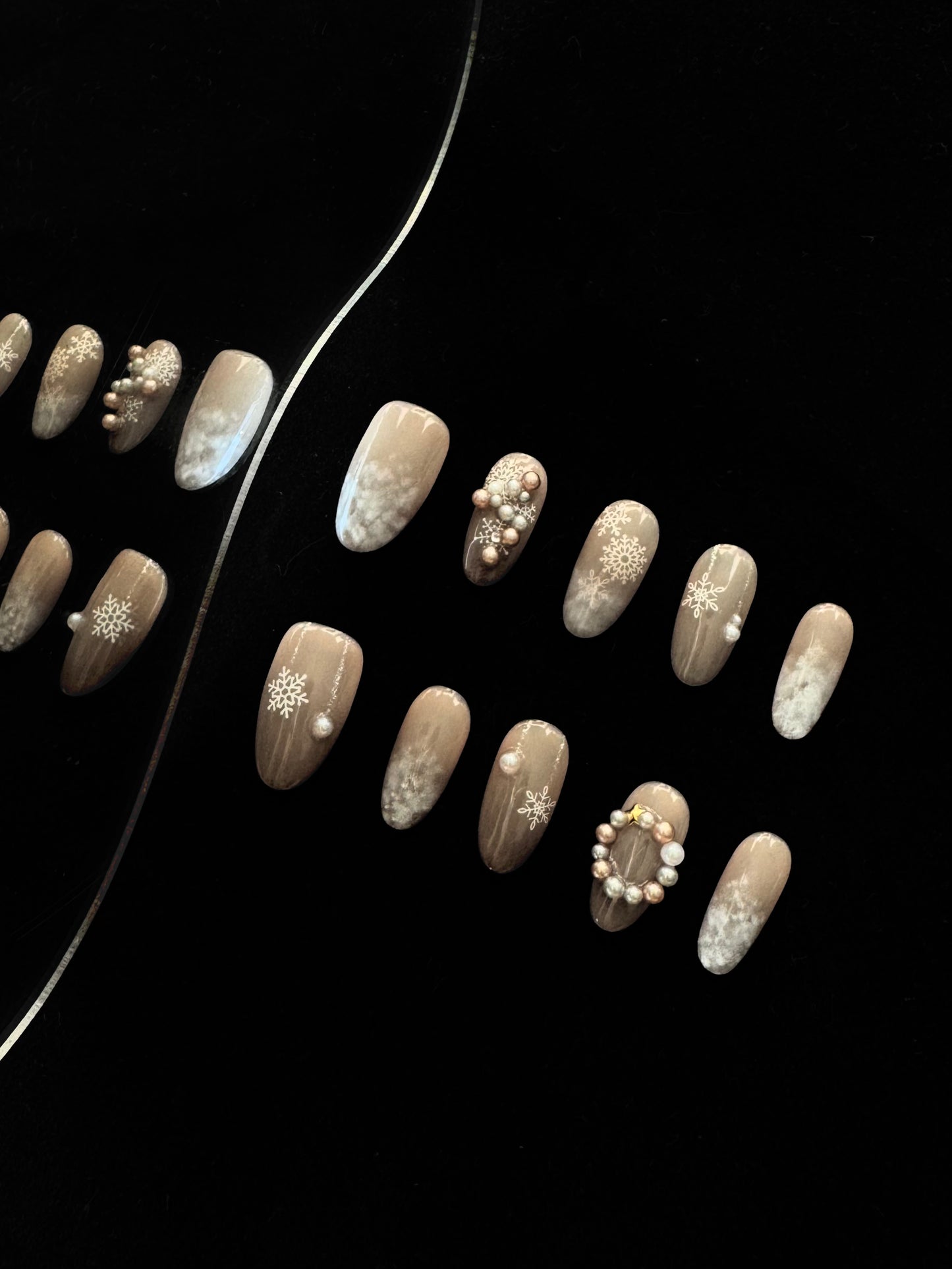 Lulou Pearl ice Princess Long Oval Press On Nails Snowflake Pearl Embellishment Handmade Acrylic 10PCS Christmas Winter Holiday Trend 2025