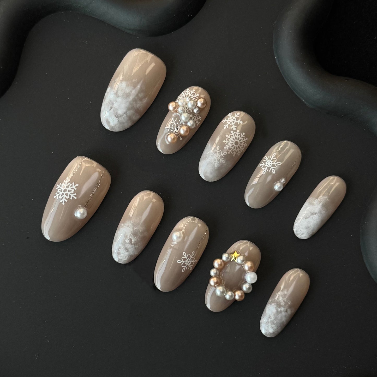 Lulou Pearl ice Princess Long Oval Press On Nails Snowflake Pearl Embellishment Handmade Acrylic 10PCS Christmas Winter Holiday Trend 2025