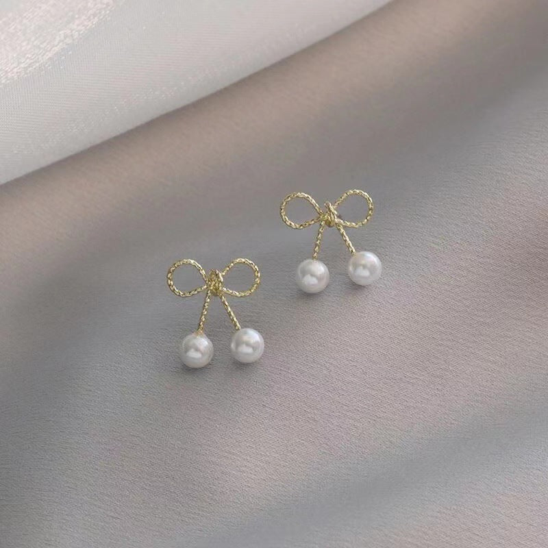 Lulou Elegant Classic Urban Bow Pearl Earrings