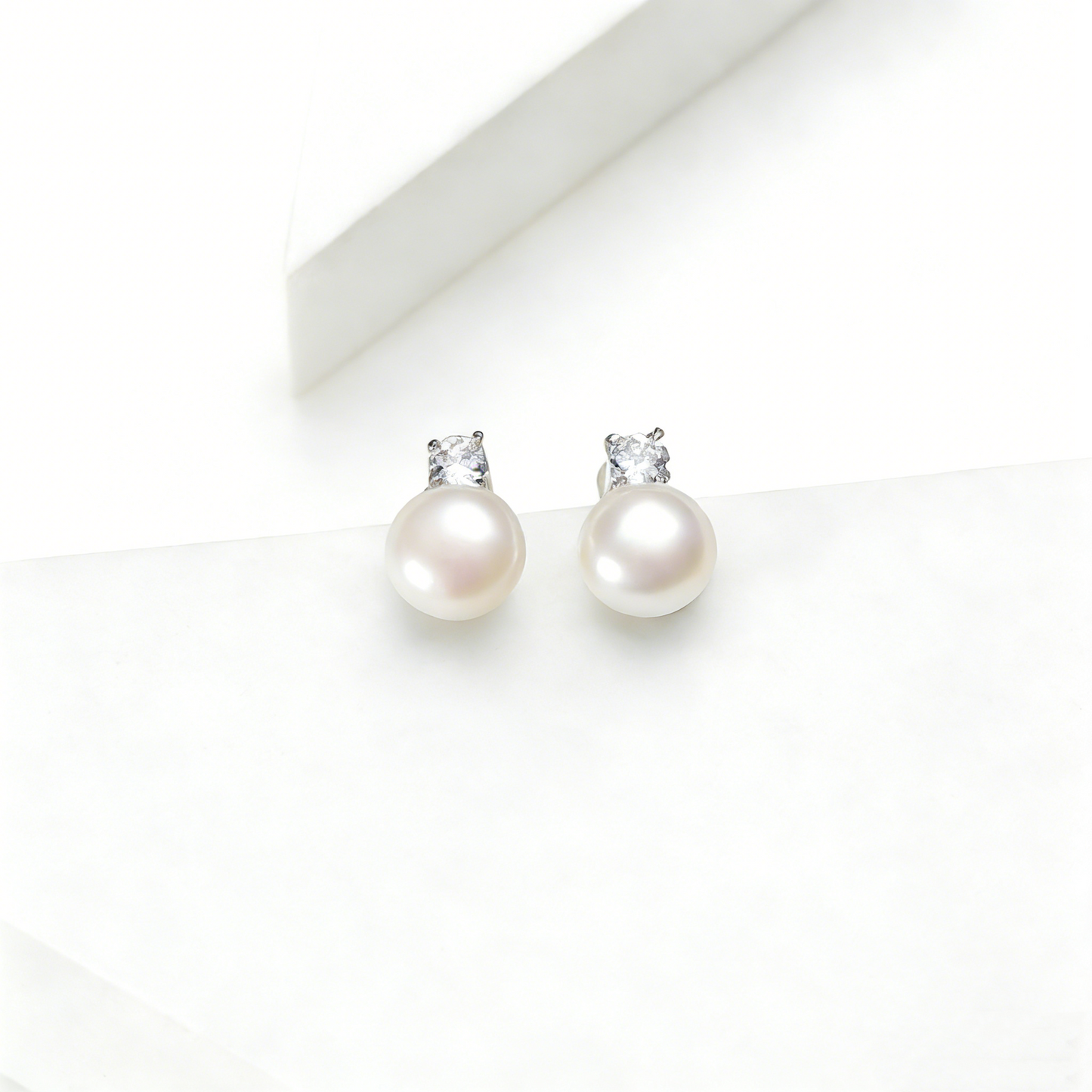 Lulou Classic Understated Freshwater Pearl Jewelry Ensemble – Necklace, Stud Earrings & Band Ring Niche Gift-Ready Collection